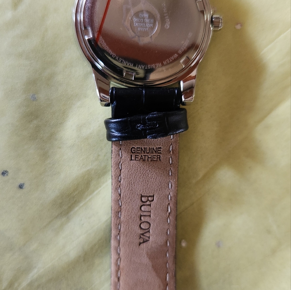 Ladies harley davidson watch - Picture 4 of 5